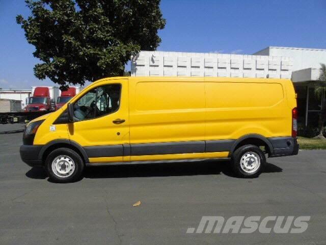 Ford TRANSIT 250 CAR Caminhões de caixa fechada