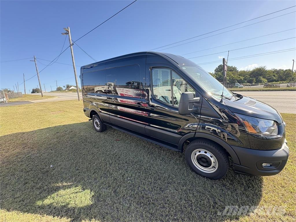 FRD 250 TRANS Caminhões de caixa fechada