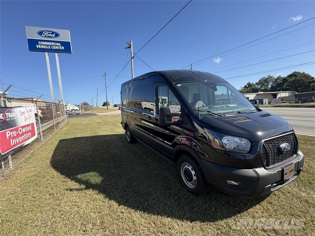 FRD 250 TRANS Caminhões de caixa fechada
