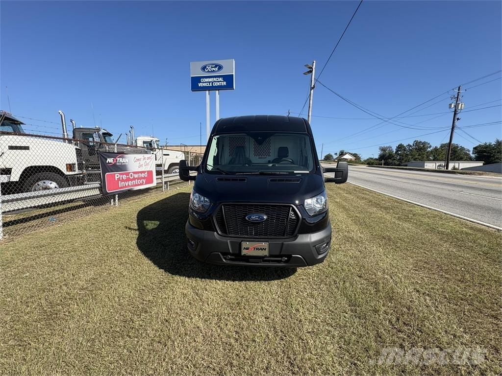 FRD 250 TRANS Caminhões de caixa fechada