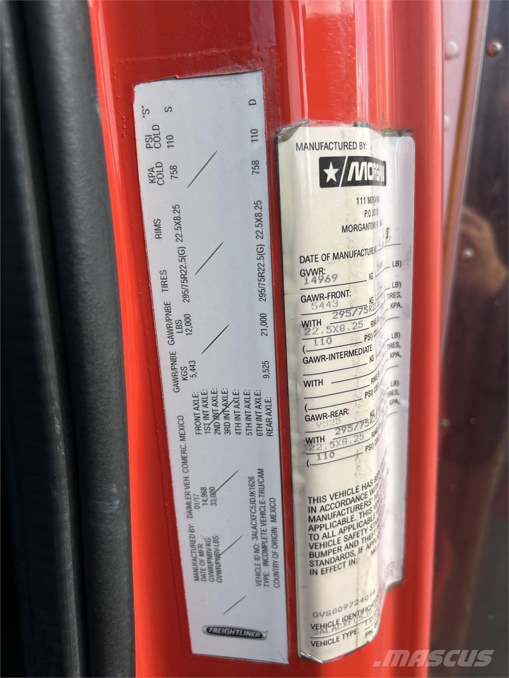 Freightliner M2 Caminhões de caixa fechada