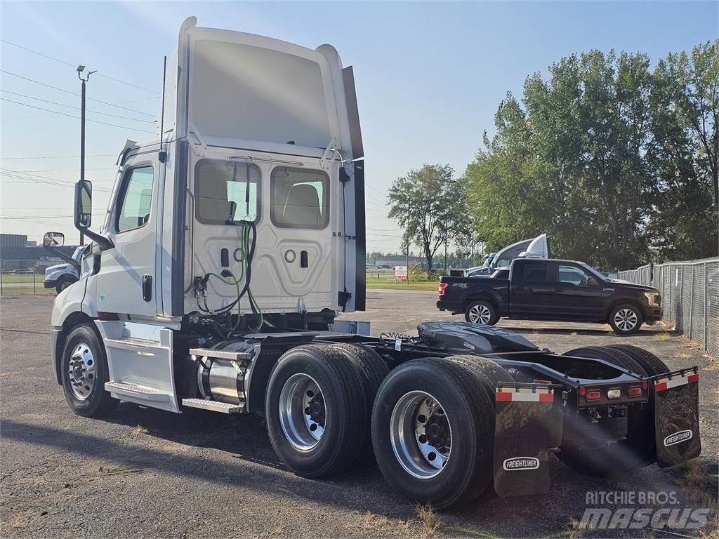 Freightliner PE116DC Cavalos Mecânicos