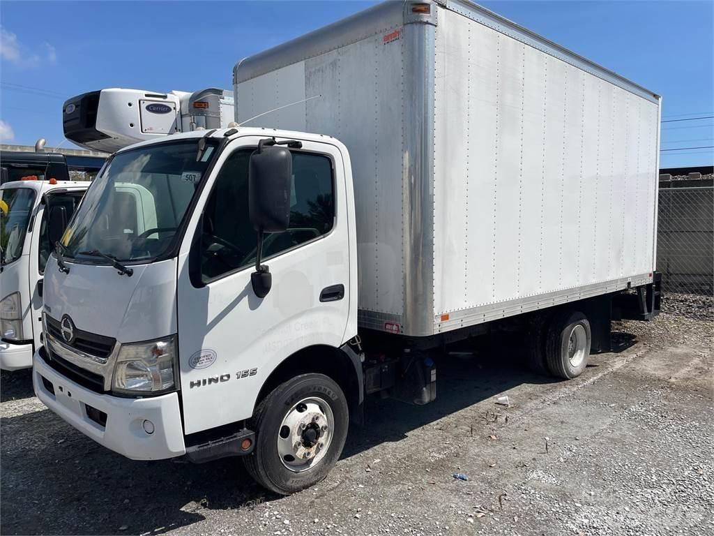 Hino 155 Caminhões de caixa fechada