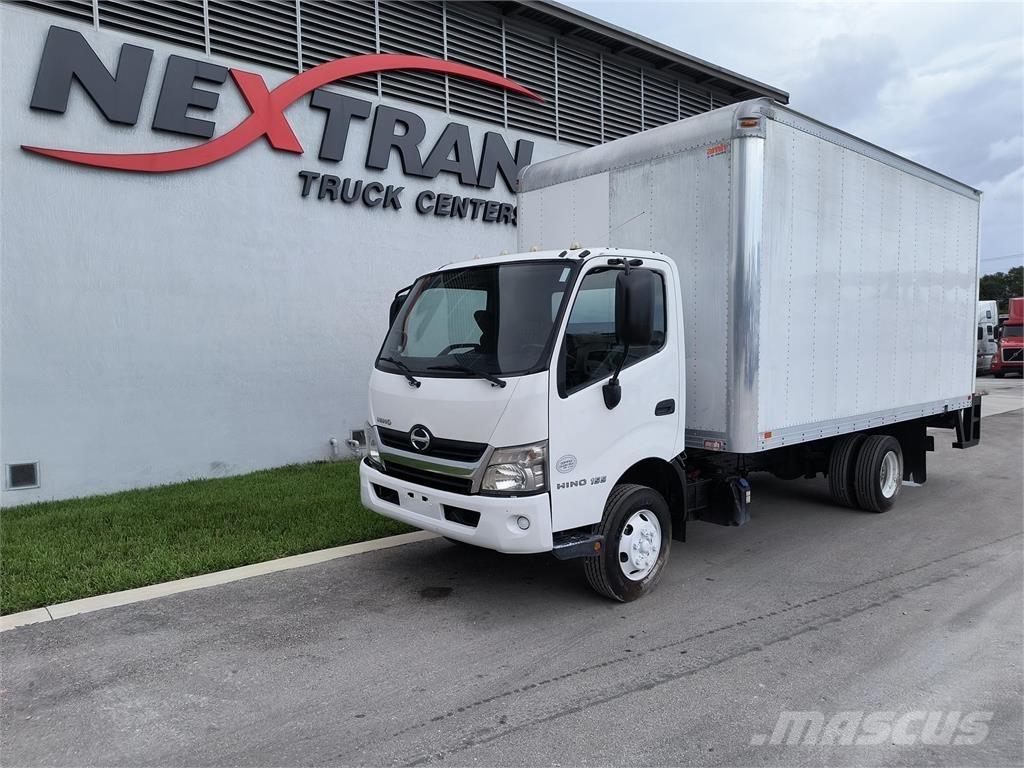Hino 155 Caminhões de caixa fechada