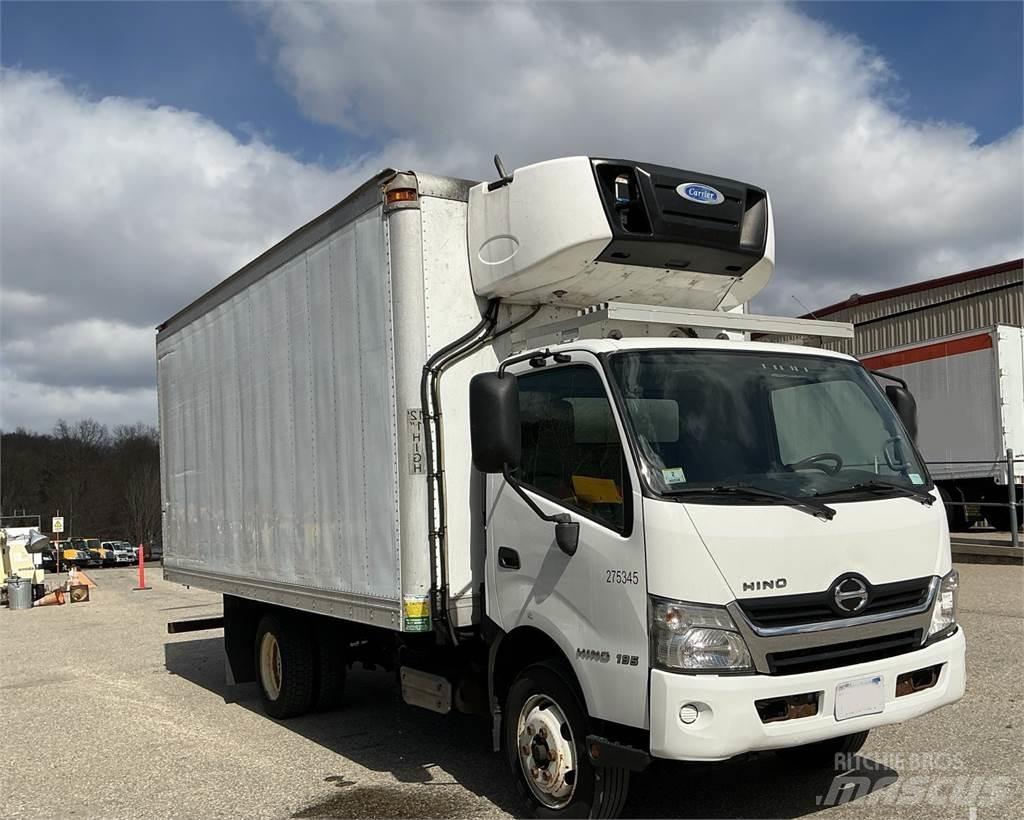 Hino 195 Caminhões de caixa fechada