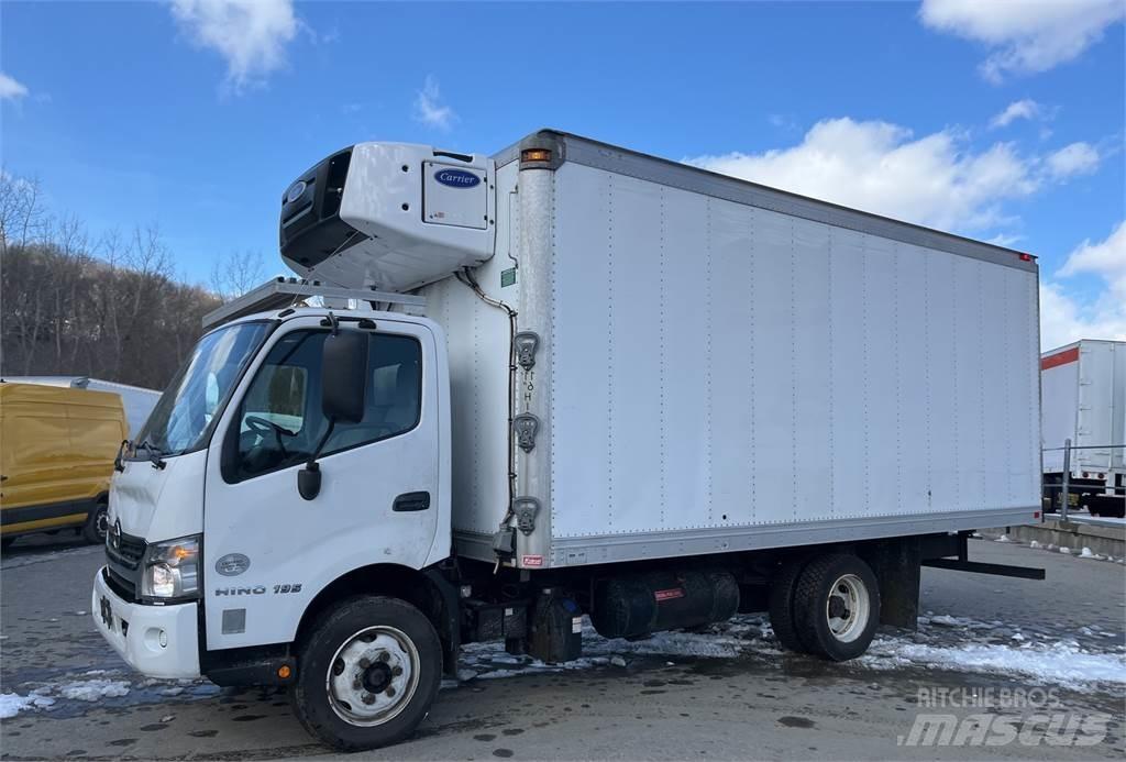 Hino 195 Caminhões de caixa fechada