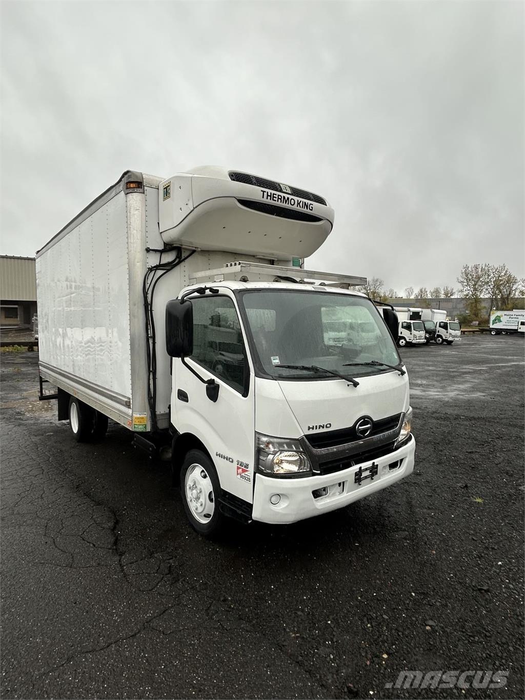 Hino 195 Caminhões de caixa fechada