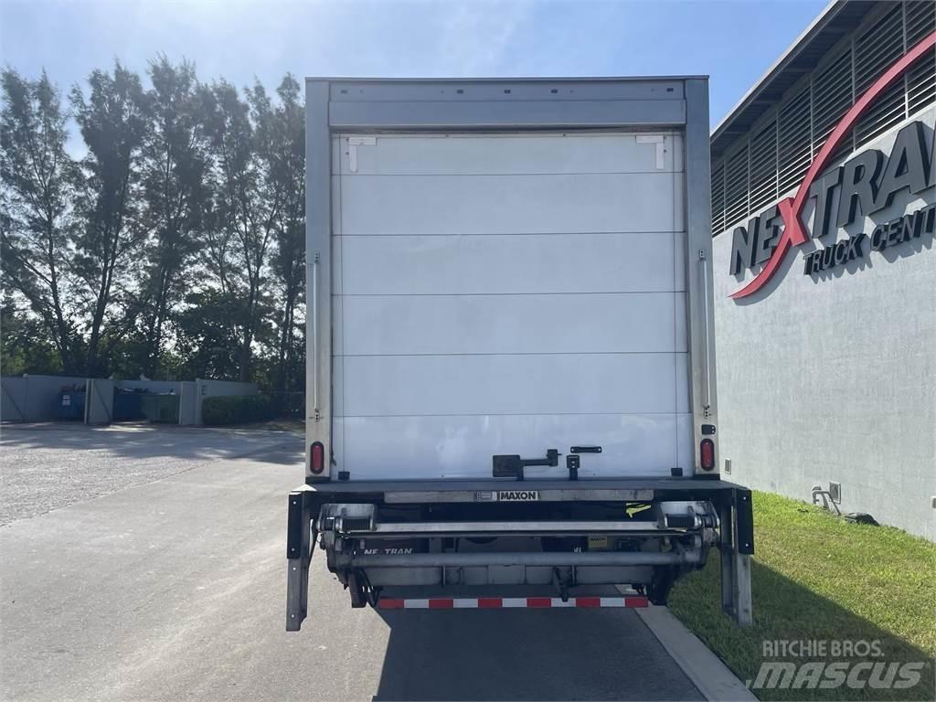 Hino 268 Caminhões de caixa fechada