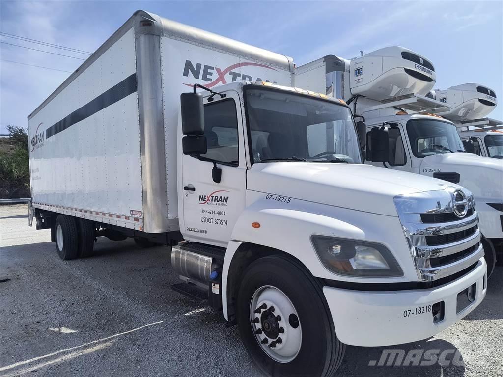 Hino 268 Caminhões de caixa fechada