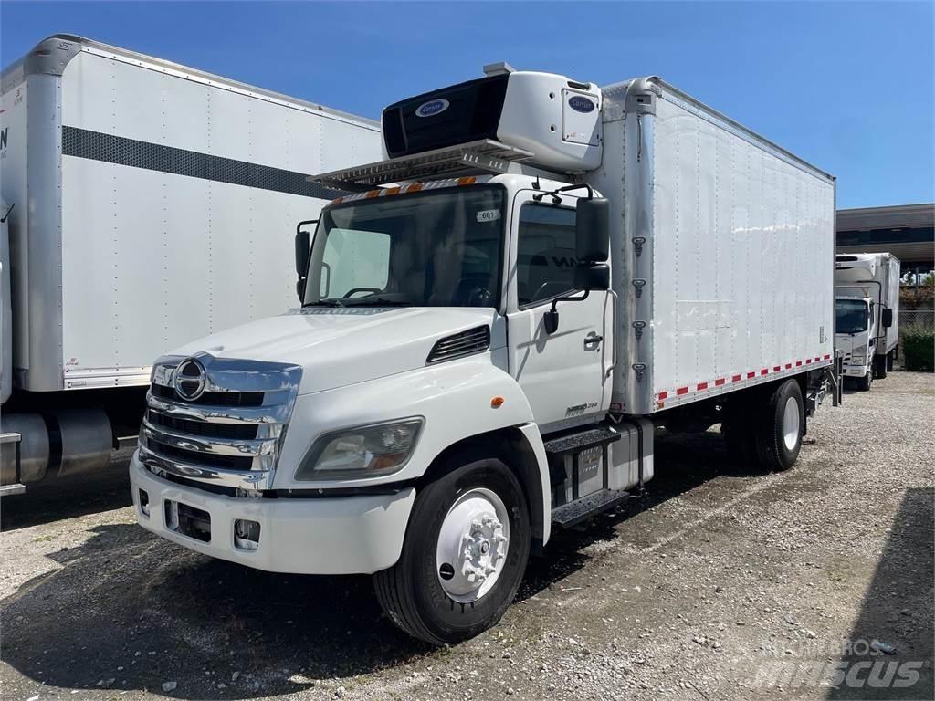 Hino 268 Caminhões de caixa fechada