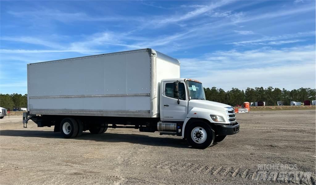 Hino 268A Caminhões de caixa fechada