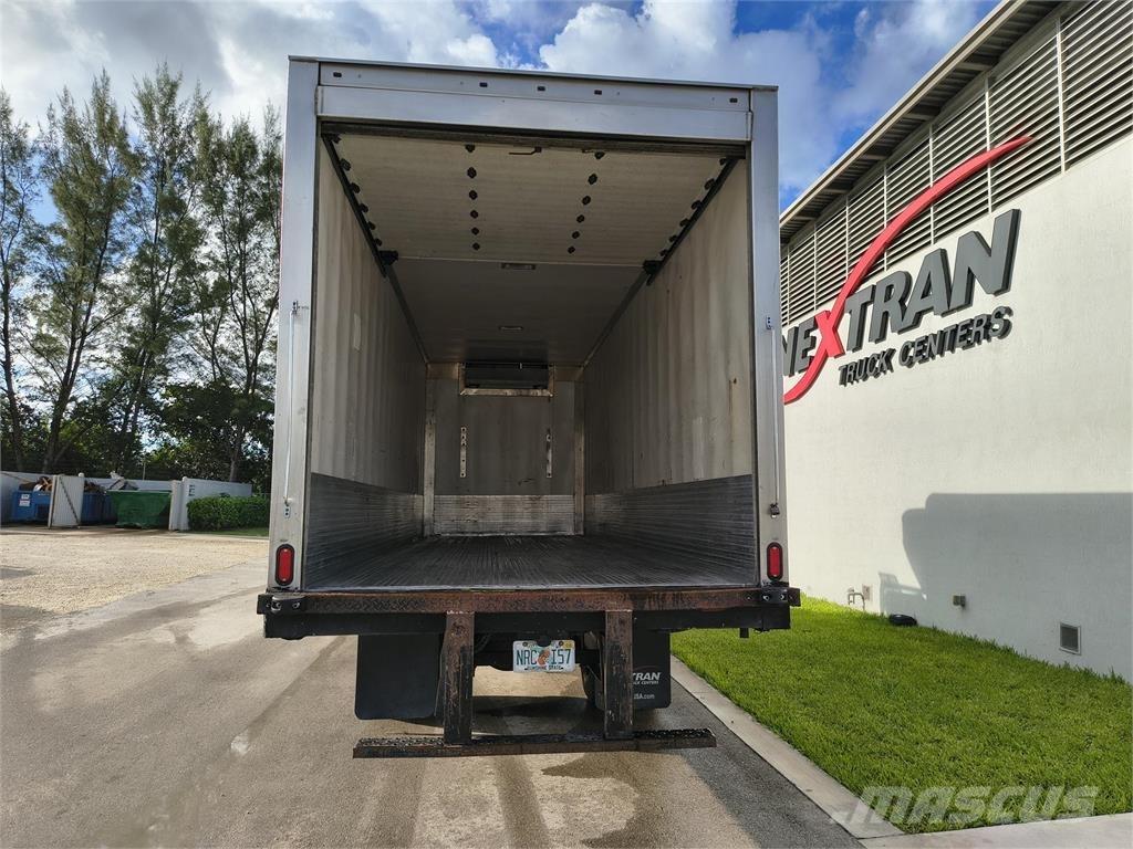Hino 268A Caminhões de caixa fechada