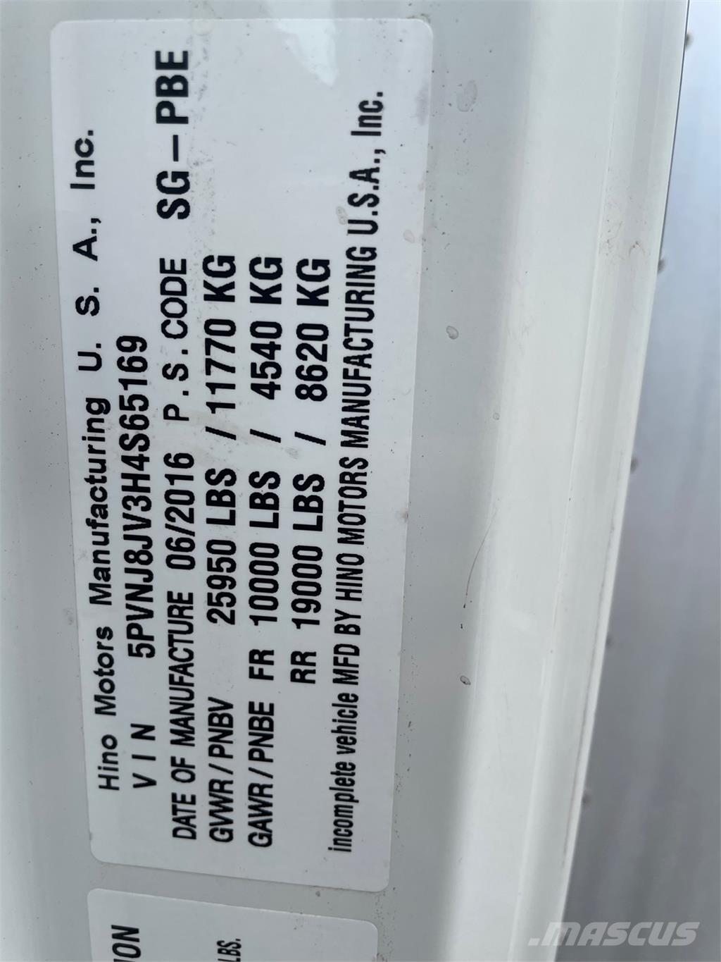 Hino 268A Caminhões de caixa fechada