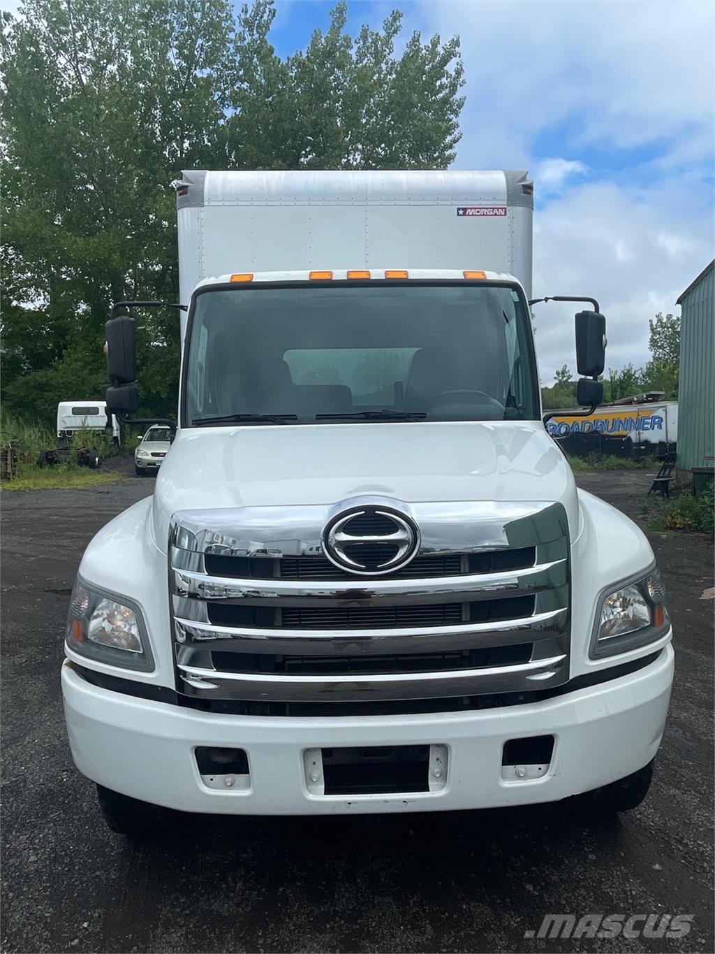 Hino 268A Caminhões de caixa fechada