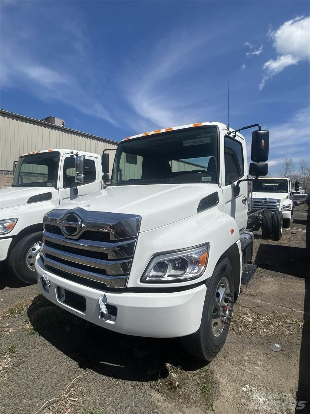 Hino L6 Camiões de chassis e cabine