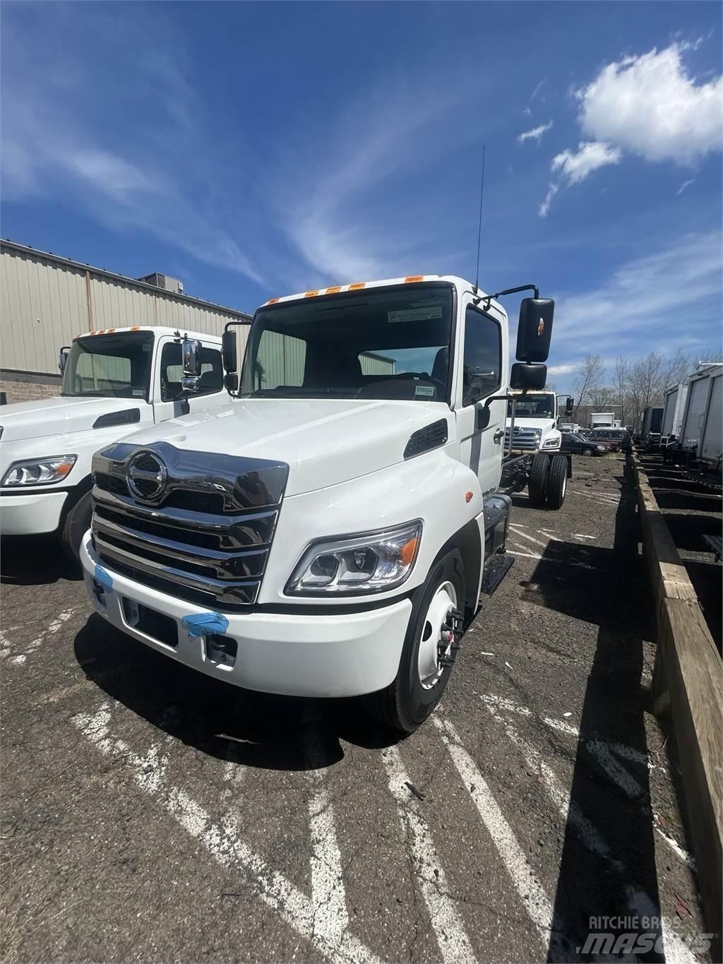 Hino L6 Camiões de chassis e cabine