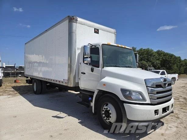 Hino L6 Caminhões de caixa fechada