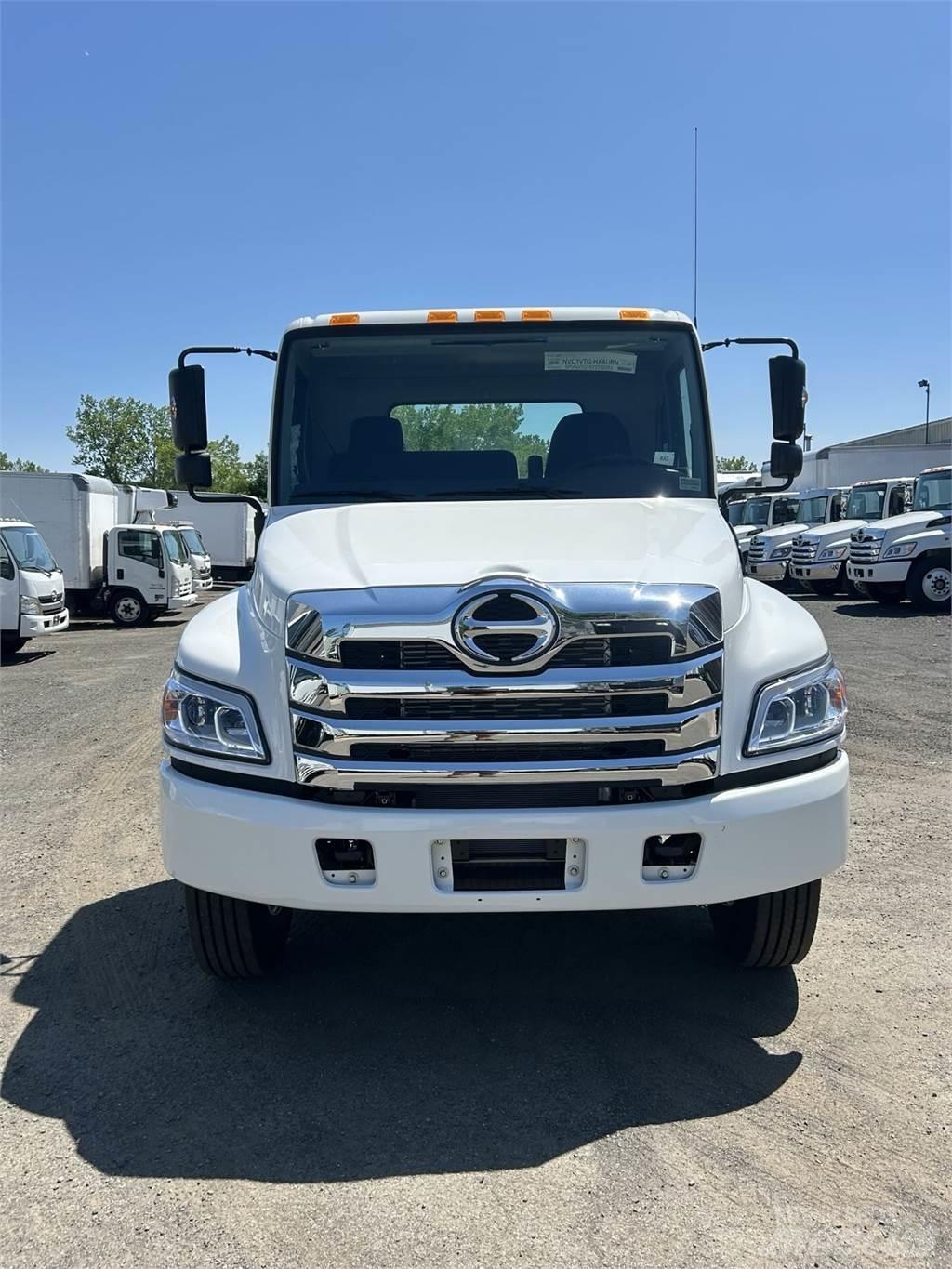 Hino L7 Camiões de chassis e cabine
