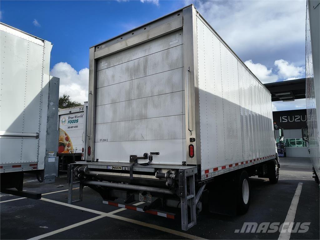 Isuzu FTR Caminhões de caixa fechada