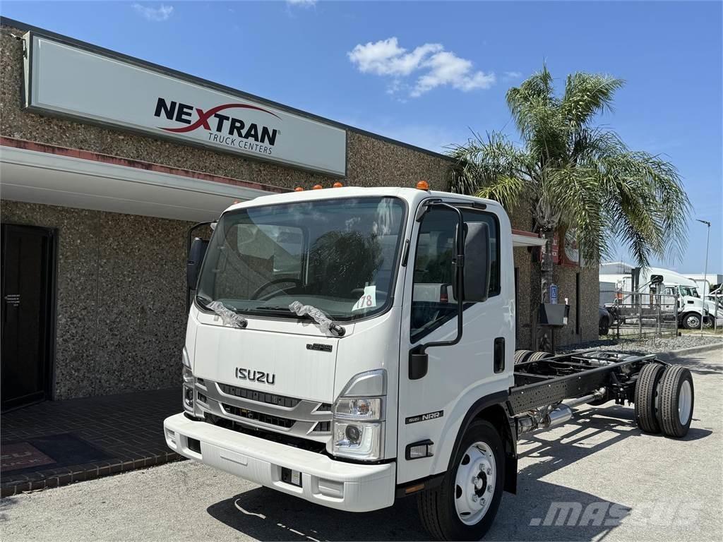 Isuzu NPR-1F404 Caminhões de caixa fechada