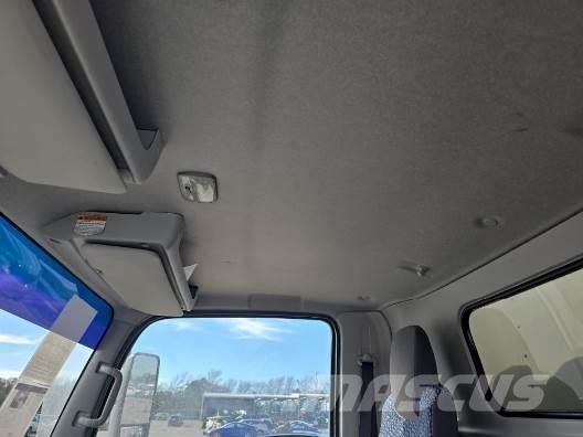 Isuzu NPR HD Caminhões de caixa fechada