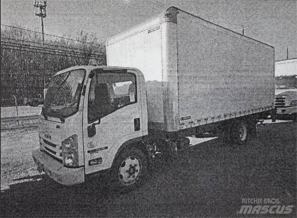 Isuzu NRR Caminhões de caixa fechada