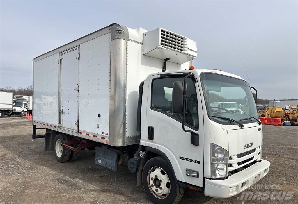 Isuzu NRR Caminhões de caixa fechada