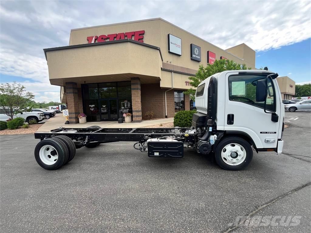 Isuzu NRR Camiões de chassis e cabine