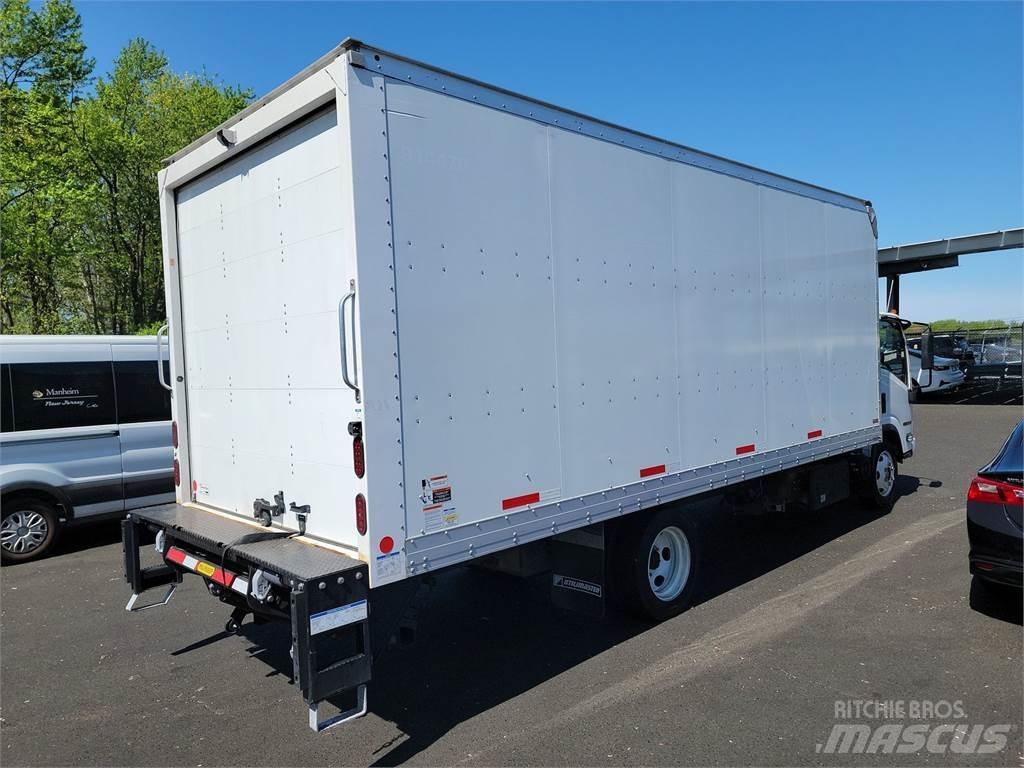 Isuzu NRR Caminhões de caixa fechada