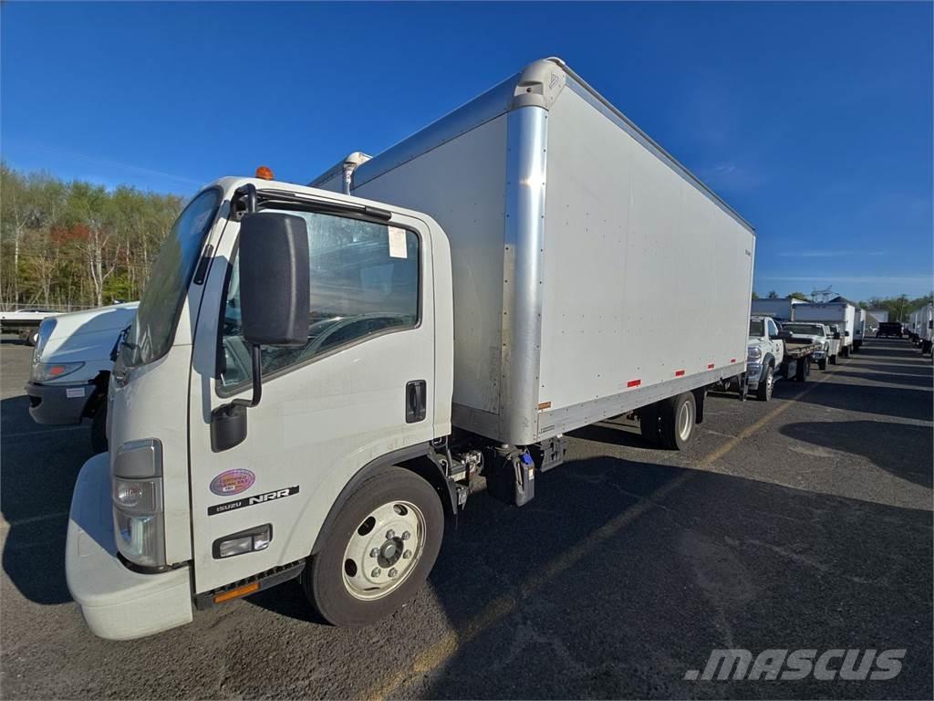 Isuzu NRR Caminhões de caixa fechada