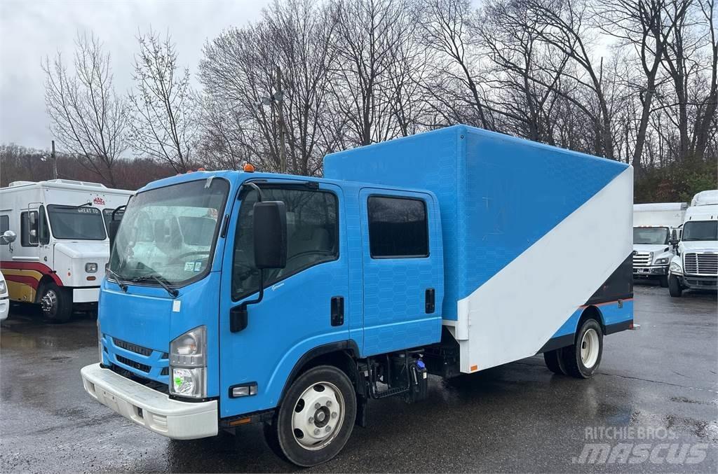 Isuzu NRR DC Caminhões de caixa fechada