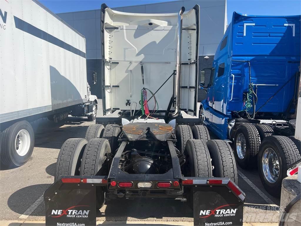 Mack AN64T Cavalos Mecânicos