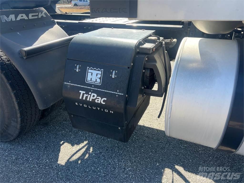 Mack AN64T Cavalos Mecânicos