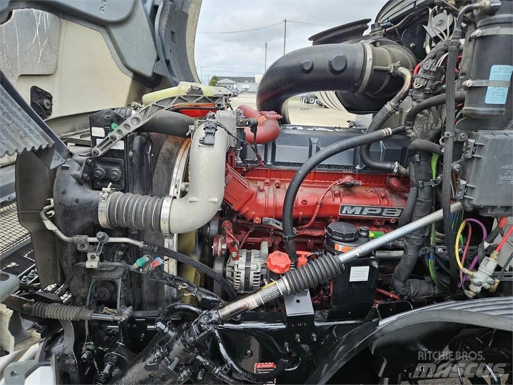 Mack AN64T Cavalos Mecânicos