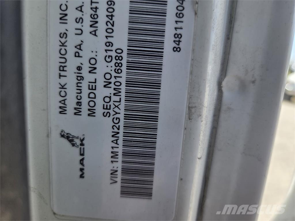 Mack AN64T Cavalos Mecânicos