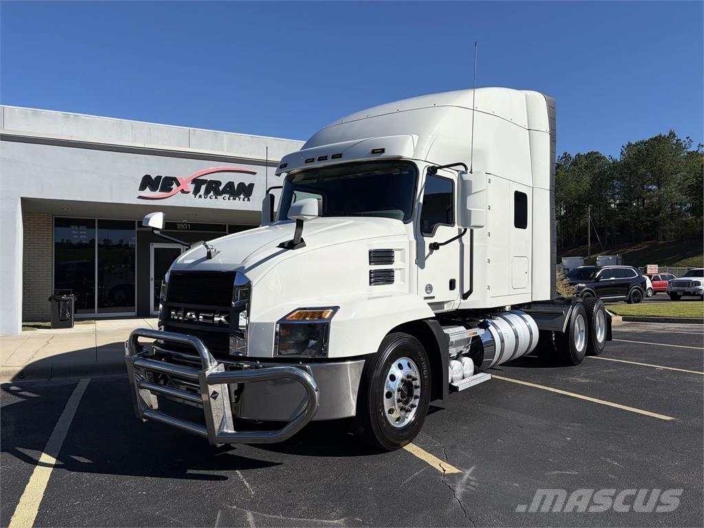 Mack AN64T Cavalos Mecânicos