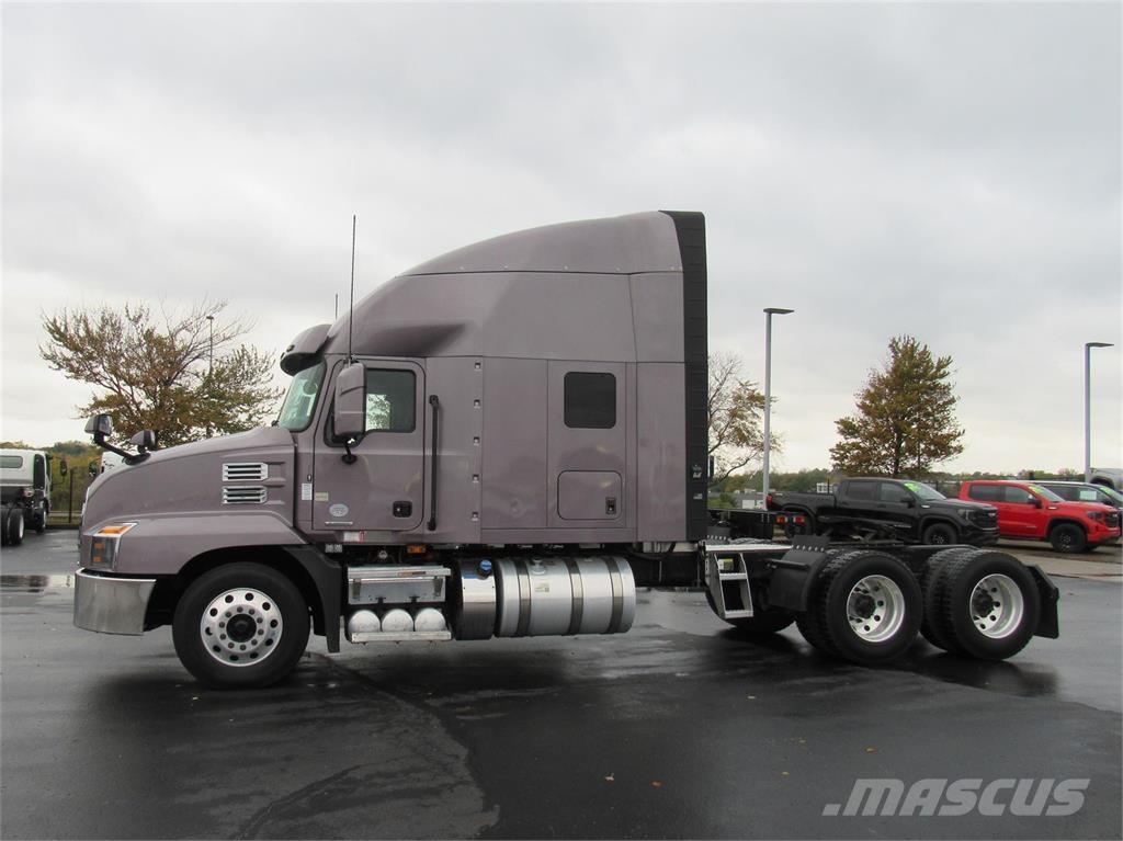 Mack AN64T Cavalos Mecânicos