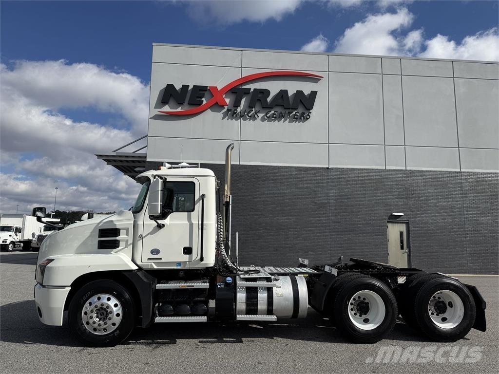 Mack AN64T Cavalos Mecânicos