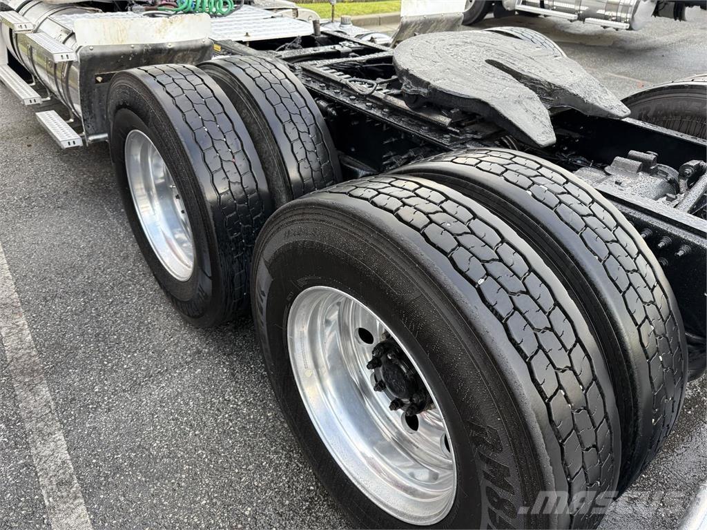 Mack CHU613 Cavalos Mecânicos