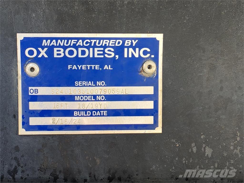 Mack GR64B Camiões basculantes