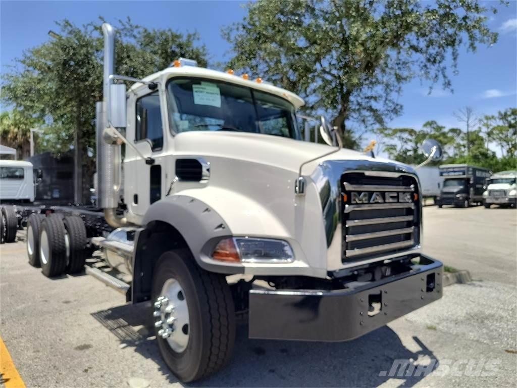 Mack GR64BX Caminhões de betonagem