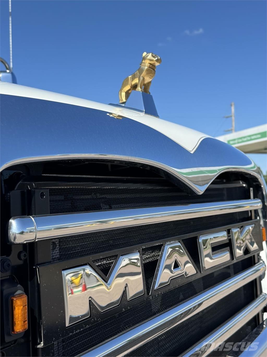Mack GR64F Camiões basculantes