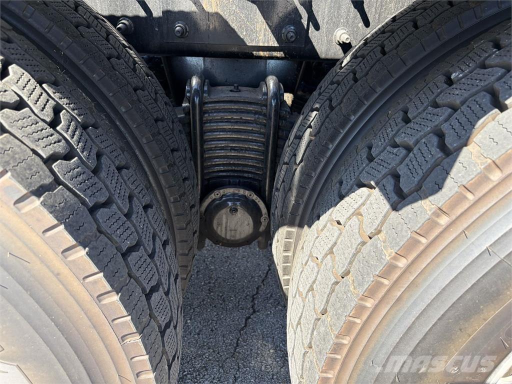 Mack GR64F Outros Camiões