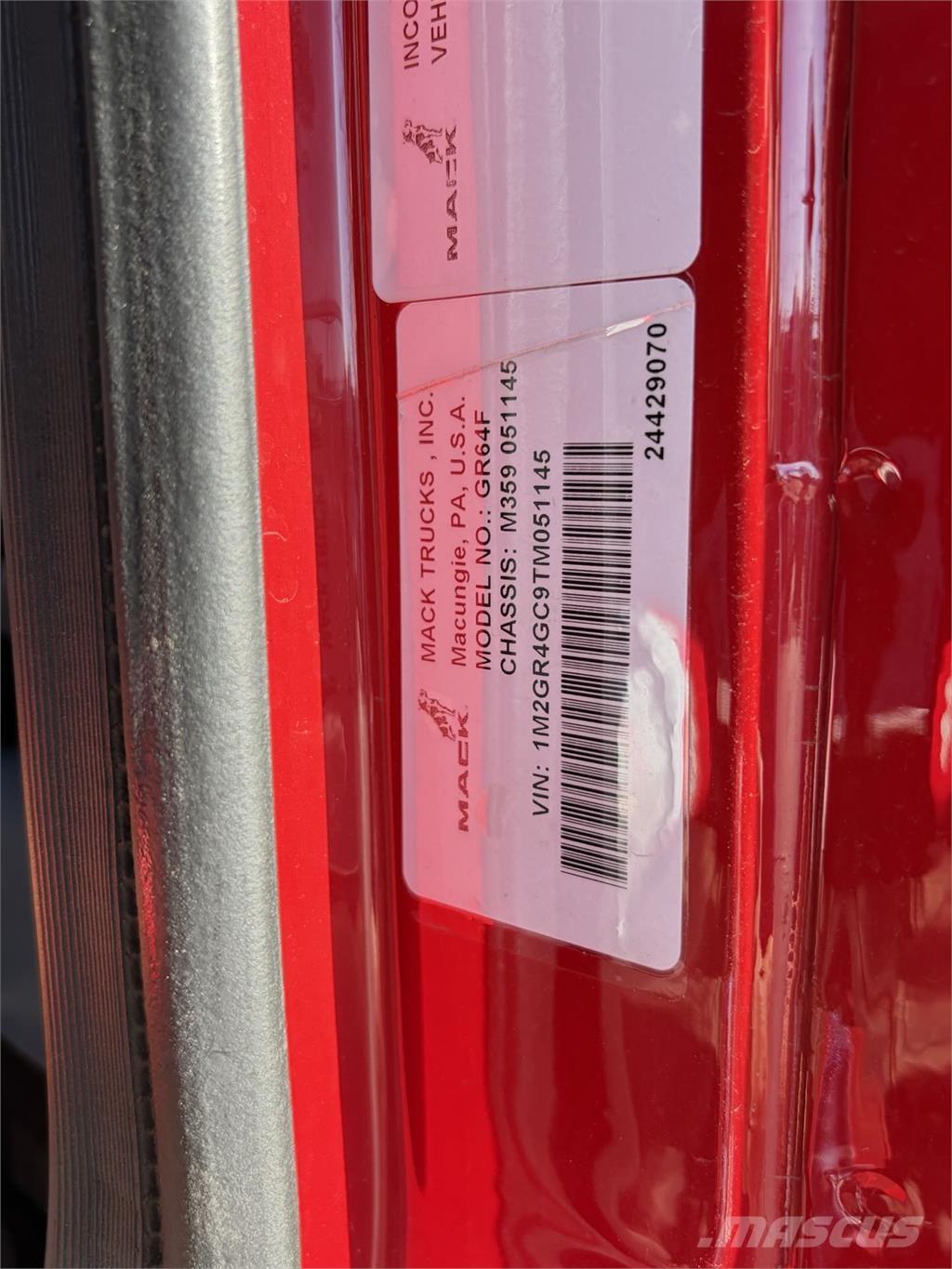 Mack GR64FR Camiões basculantes