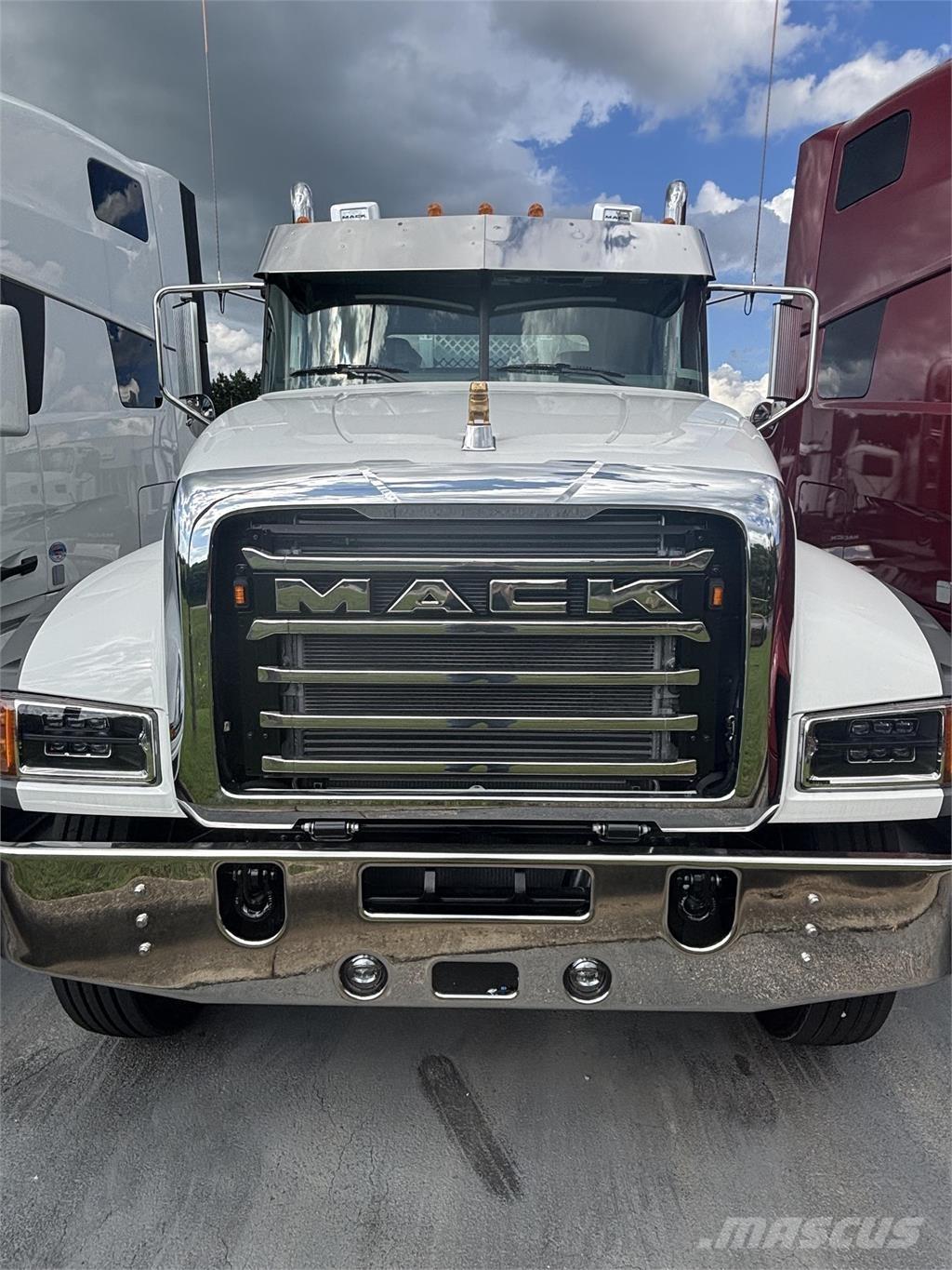 Mack GR64FT Cavalos Mecânicos