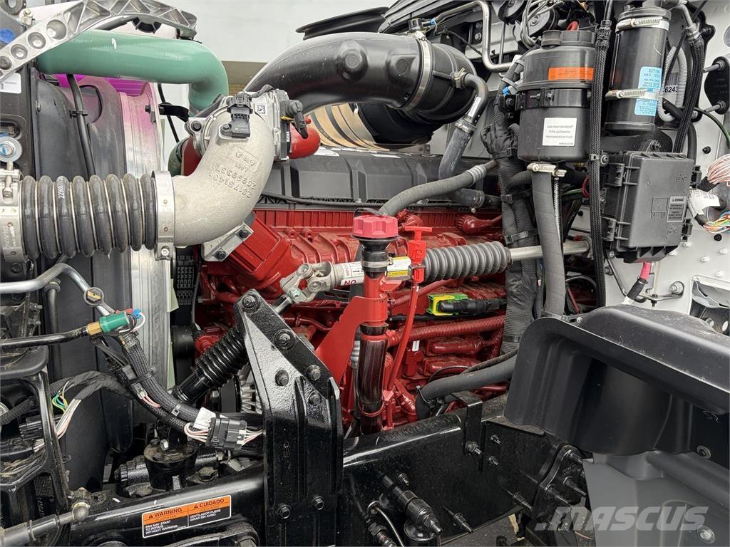 Mack GR64FT Cavalos Mecânicos