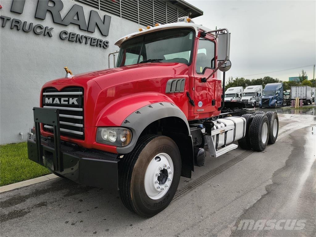 Mack GR64FT Cavalos Mecânicos