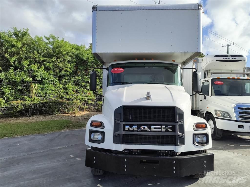 Mack MD6 Caminhões de caixa fechada
