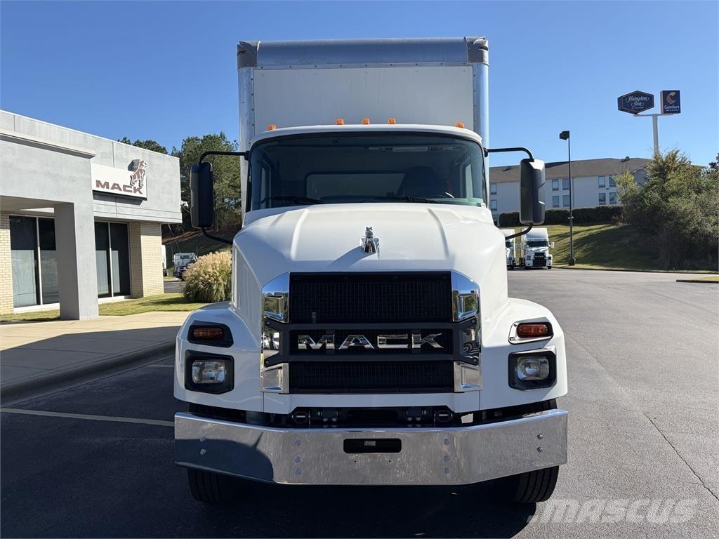 Mack MD6 42R Caminhões de caixa fechada