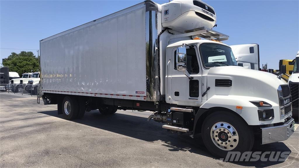 Mack MD6 42R Caminhões de caixa fechada